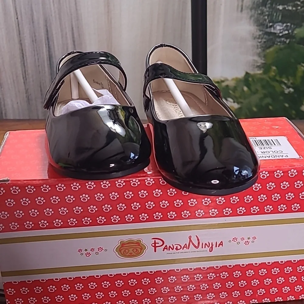 New in box! Pandaninjia Susie size 13 black patent flat fancy dress shoes